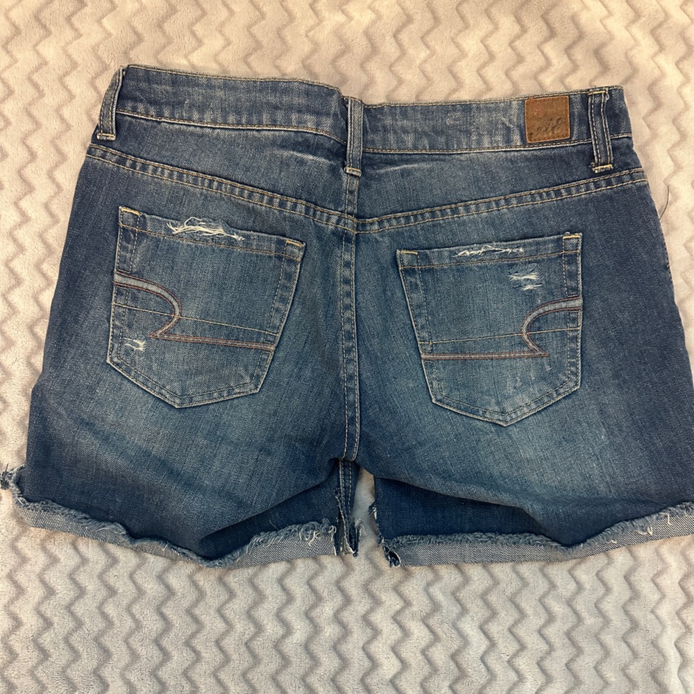 Size 2 American Eagle Jean shorts - Picture 2 of 3